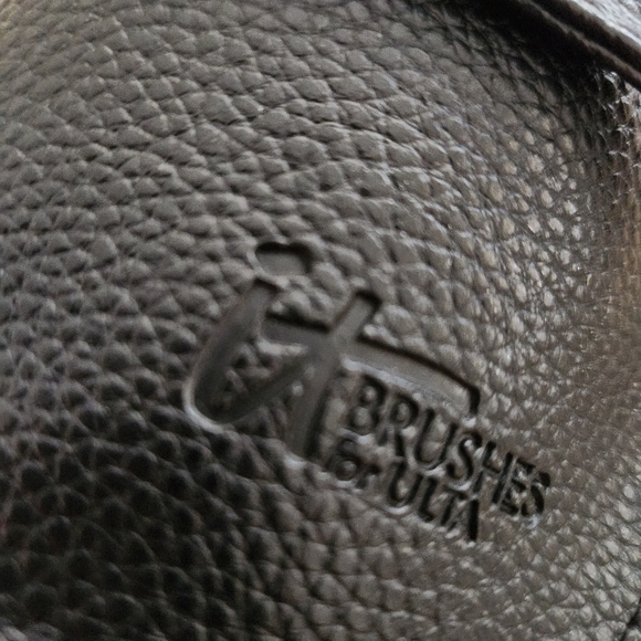 IT COSMETICS for ULTA BRUSH ROLL - Picture 8 of 11